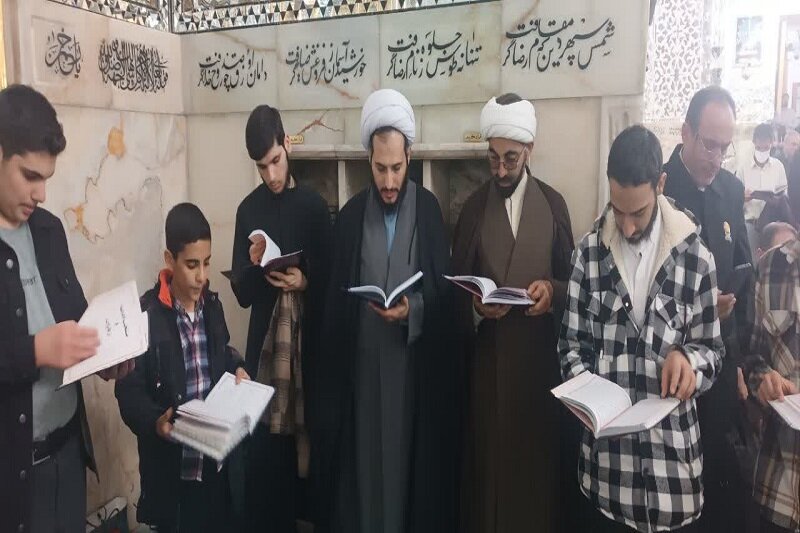 طلاب مدرسه علمیه امام خمینی(ره) هرسین به حرم مطهر رضوی مشرف شدند+ثصاویر