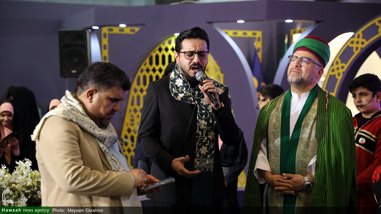 تصاویر/حضور کارشناسان برنامه محفل در سی و سومین نمایشگاه بین المللی قرآن کریم