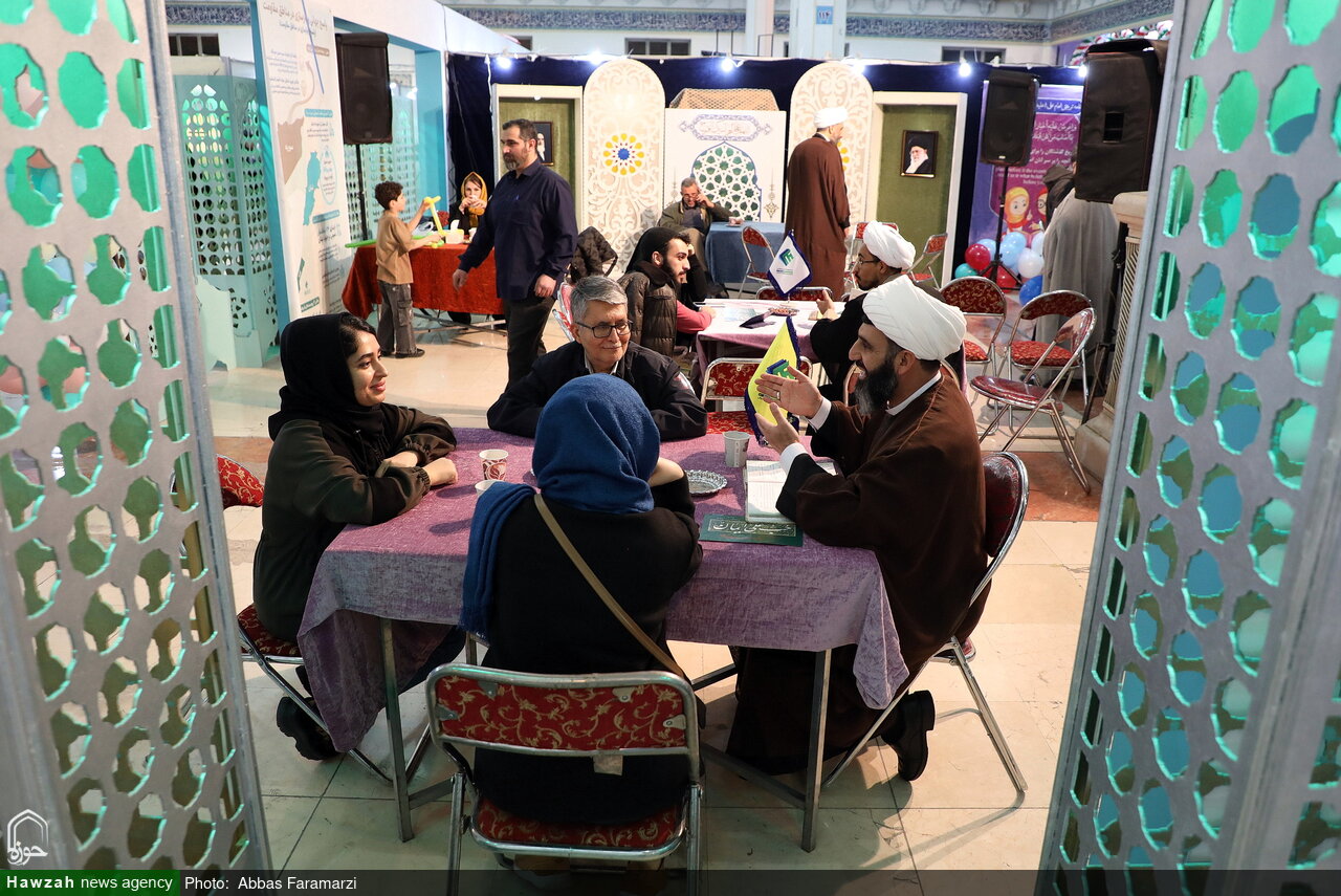 ارائه خدمات مشاوره‌ای رایگان به بازدیدکنندگان نمایشگاه سی‌وسوم قرآن