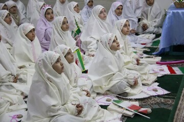 تصاویر/ جشن تکلیف «فرشتگان بهشتی» در شهرک خاتم‌الانبیا کاشان