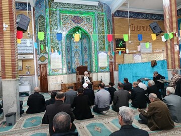 تصاویر/ حضور نماینده ولی‌فقیه در استان مرکزی در جمع نمازگزاران مسجد امام خمینی اراک