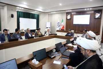 تصاویر/ نشست بیان مطالبات اساتید اقتصاد اسلامی از دولت چهاردهم