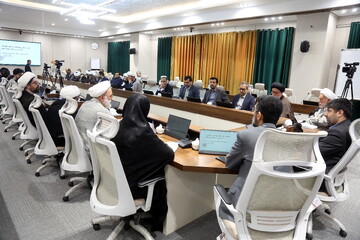 سیاست‌گذاری اقتصادی بدون مبانی دینی ممکن نیست / سامان‌دهی تعامل وزارت اقتصاد با حوزه‌های علمیه