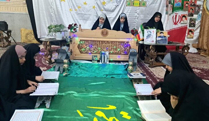 تصاویر/ هشتمین شب جزءخوانی دختران نوجوان در دوراهک