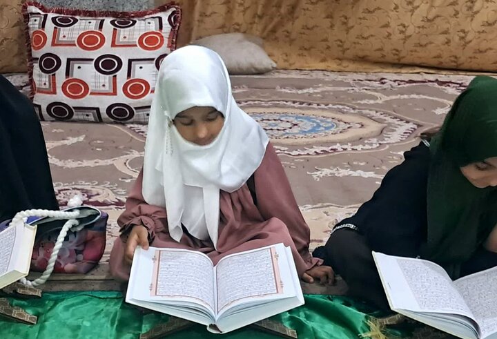 تصاویر/ هشتمین شب جزءخوانی دختران نوجوان در دوراهک