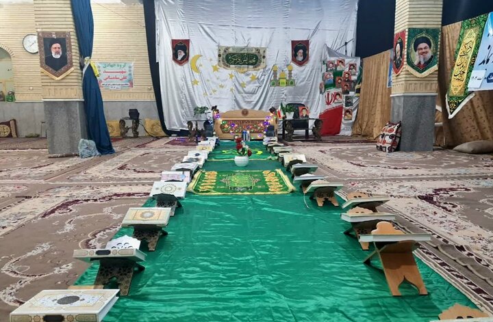 تصاویر/ هشتمین شب جزءخوانی دختران نوجوان در دوراهک