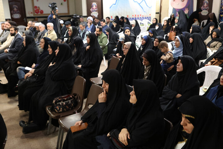 نشست فعالین حوزه ازدواج، خانواده، جمعیت وآسیب‌های اجتماعی با نماینده ولی فقیه در استان همدان