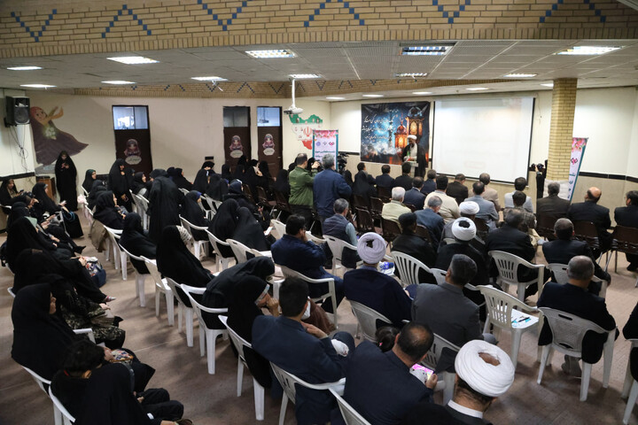 نشست فعالین حوزه ازدواج، خانواده، جمعیت وآسیب‌های اجتماعی با نماینده ولی فقیه در استان همدان