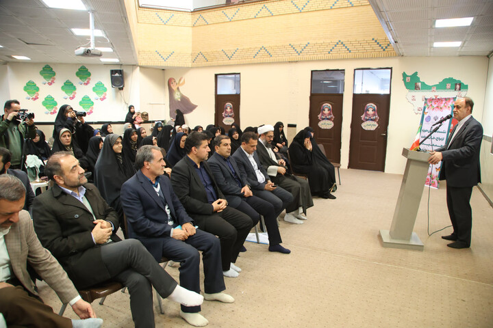 نشست فعالین حوزه ازدواج، خانواده، جمعیت وآسیب‌های اجتماعی با نماینده ولی فقیه در استان همدان