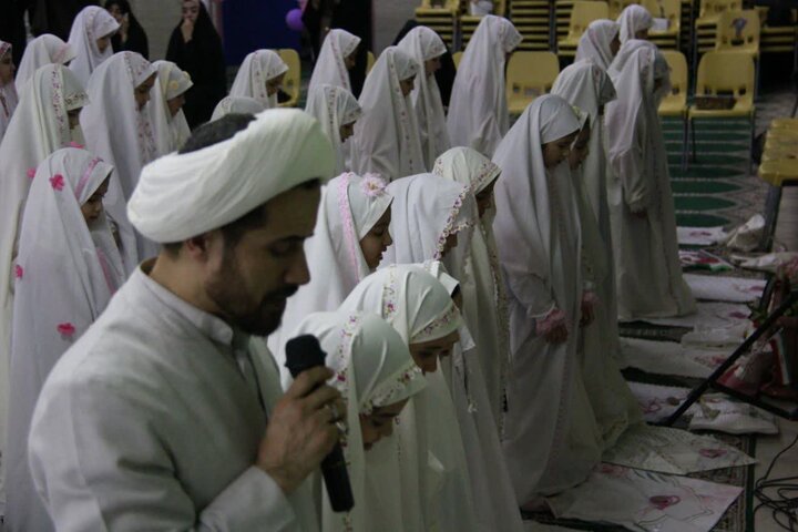 تصاویر/جشن تکلیف «فرشتگان بهشتی» در شهرک خاتم‌الانبیا کاشان
