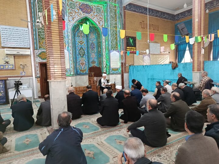 تصاویر/حضور نماینده ولی‌فقیه در استان مرکزی در جمع نمازگزاران مسجد امام خمینی اراک