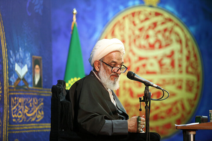 مناجات‌خوانی «شب‌های بندگی» در حرم حضرت فاطمه معصومه (س)