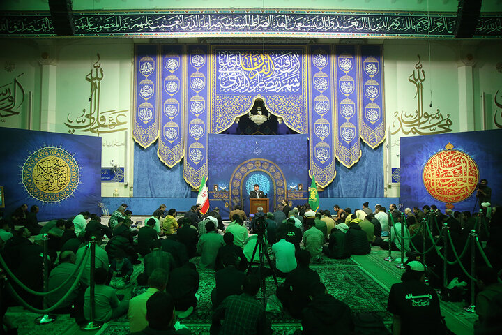 مناجات‌خوانی «شب‌های بندگی» در حرم حضرت فاطمه معصومه (س)