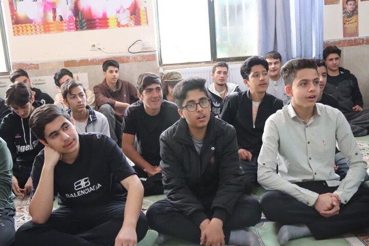 تصاویر/نشست تبیین و تفسیر قرآن کریم در ایلام
