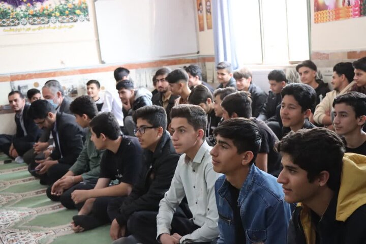 تصاویر/نشست تبیین و تفسیر قرآن کریم در ایلام