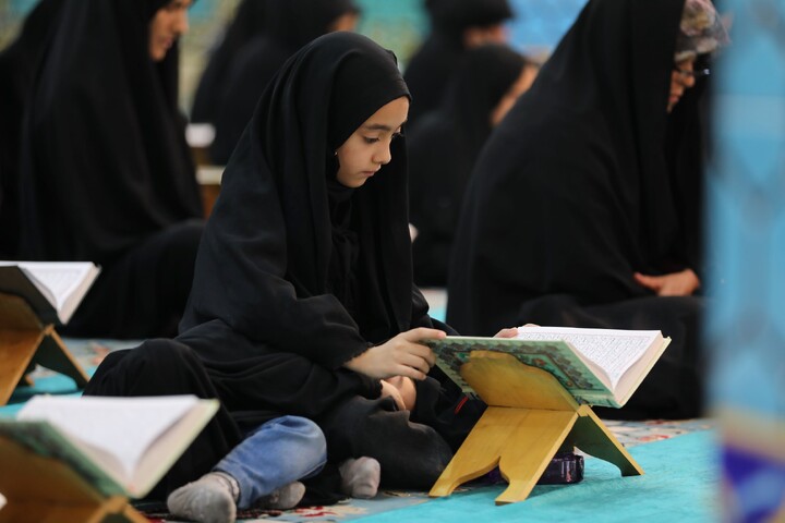 تصاویر/ آیین ترتیل خوانی قرآن کریم در امامزاده سید جعفر(ع) محمد استان یزد