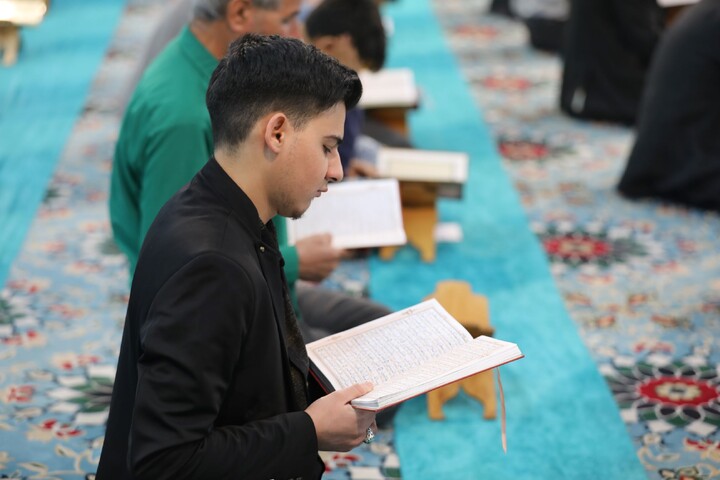 تصاویر/ آیین ترتیل خوانی قرآن کریم در امامزاده سید جعفر(ع) محمد استان یزد