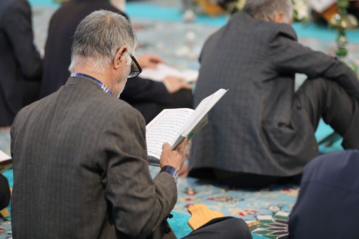 تصاویر/ آیین ترتیل خوانی قرآن کریم در امامزاده سید جعفر(ع) محمد استان یزد