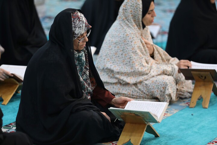 تصاویر/ آیین ترتیل خوانی قرآن کریم در امامزاده سید جعفر(ع) محمد استان یزد