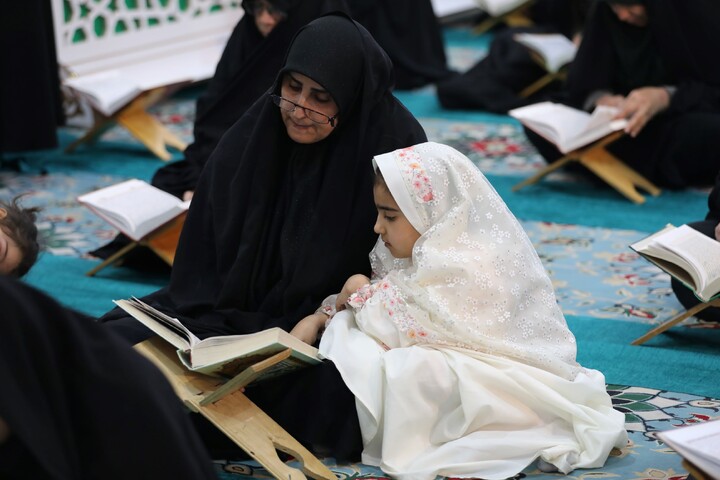 تصاویر/ آیین ترتیل خوانی قرآن کریم در امامزاده سید جعفر(ع) محمد استان یزد