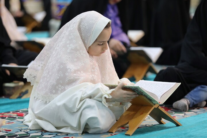 تصاویر/ آیین ترتیل خوانی قرآن کریم در امامزاده سید جعفر(ع) محمد استان یزد