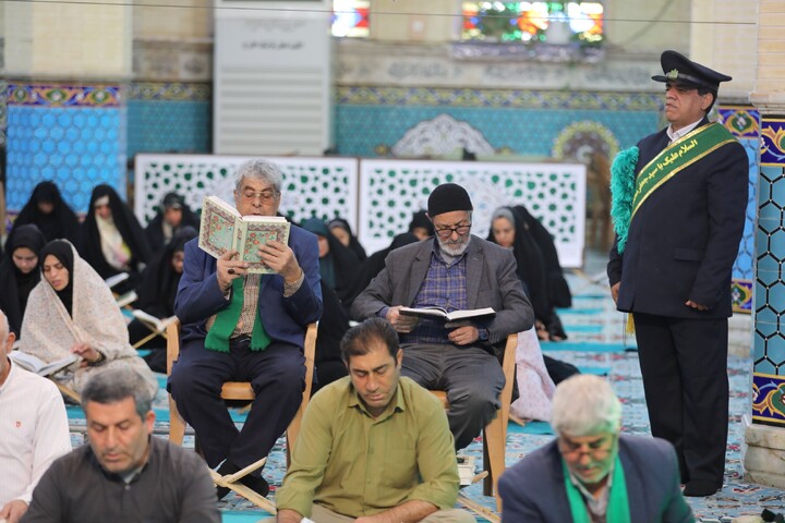تصاویر/ آیین ترتیل خوانی قرآن کریم در امامزاده سید جعفر(ع) محمد استان یزد