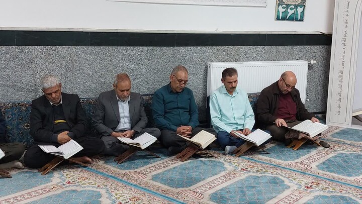 تصاویر| محفل قرآن کریم هیئت زینبیون آزادگان بیرجند