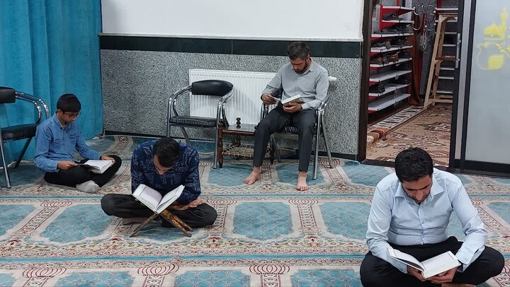 تصاویر| محفل قرآن کریم هیئت زینبیون آزادگان بیرجند