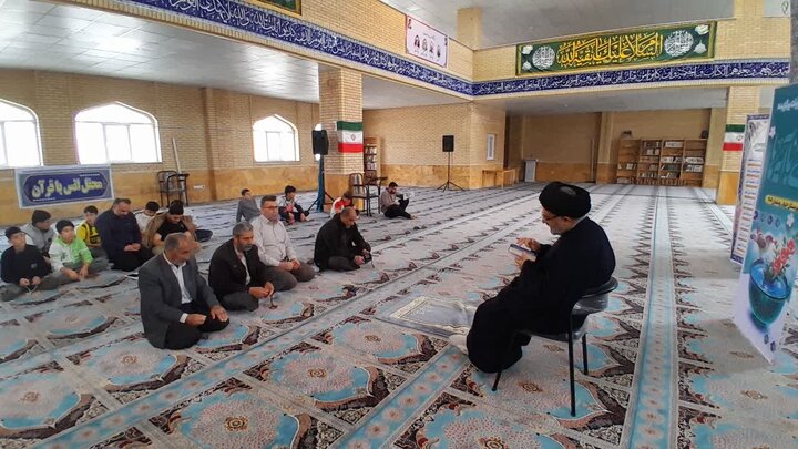 تصاویر/ جلسه تفسیر قرآن کریم در شهرستان چوار