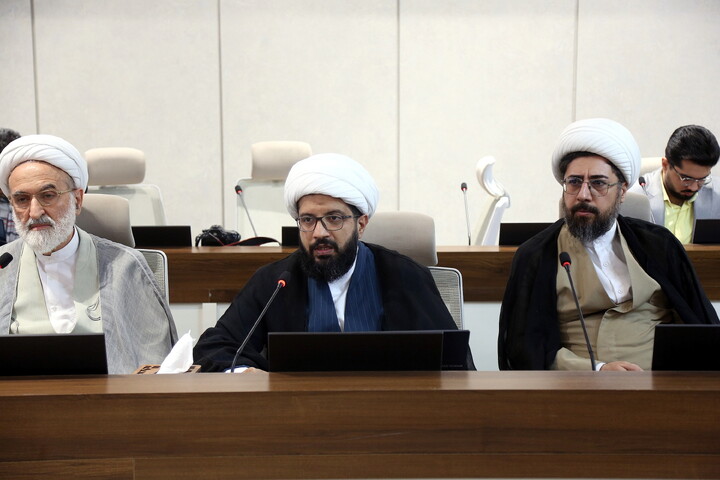 تصاویر/ نشست بیان مطالبات اساتید اقتصاد اسلامی از دولت چهاردهم