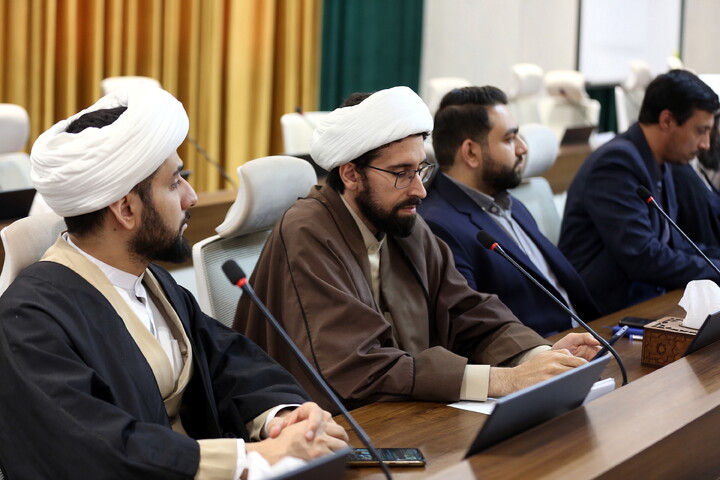 تصاویر/ نشست بیان مطالبات اساتید اقتصاد اسلامی از دولت چهاردهم