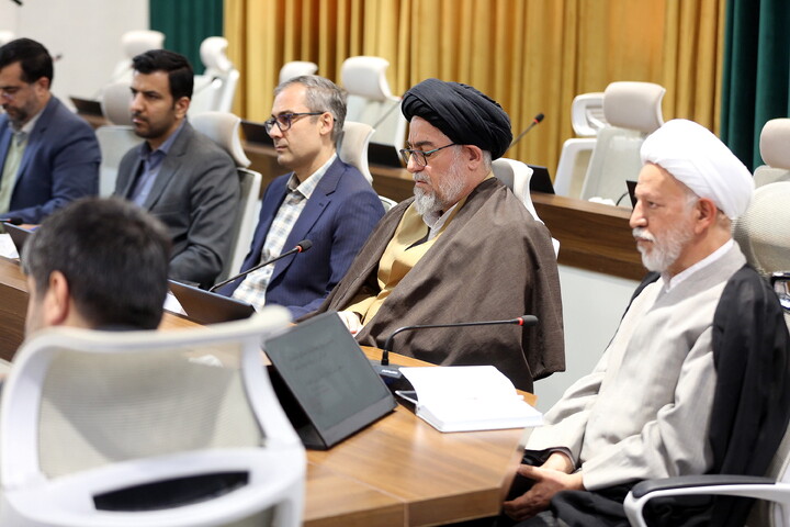 تصاویر/ نشست بیان مطالبات اساتید اقتصاد اسلامی از دولت چهاردهم