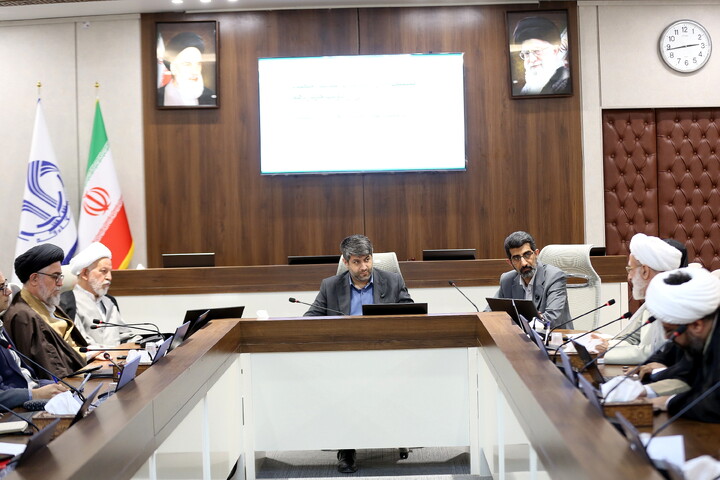 تصاویر/ نشست بیان مطالبات اساتید اقتصاد اسلامی از دولت چهاردهم