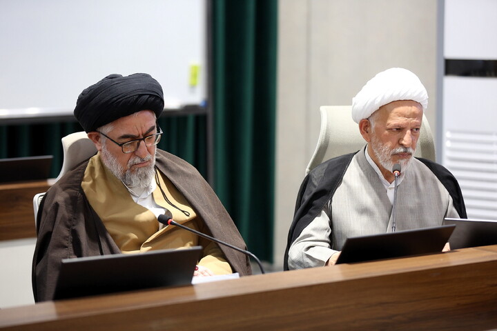 تصاویر/ نشست بیان مطالبات اساتید اقتصاد اسلامی از دولت چهاردهم