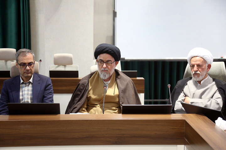 تصاویر/ نشست بیان مطالبات اساتید اقتصاد اسلامی از دولت چهاردهم