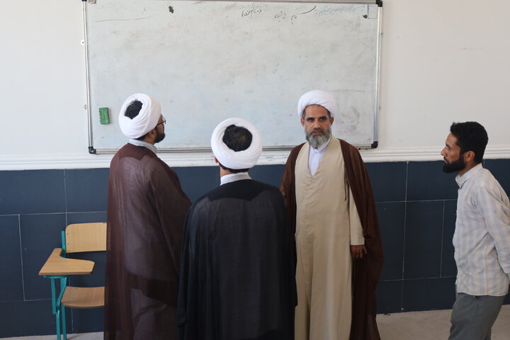 تصاویر/بازدید مدیر حوزه علمیه استان هرمزگان از مدرسه علمیه حضرت امیرالمؤمنین علیه السلام سندرک