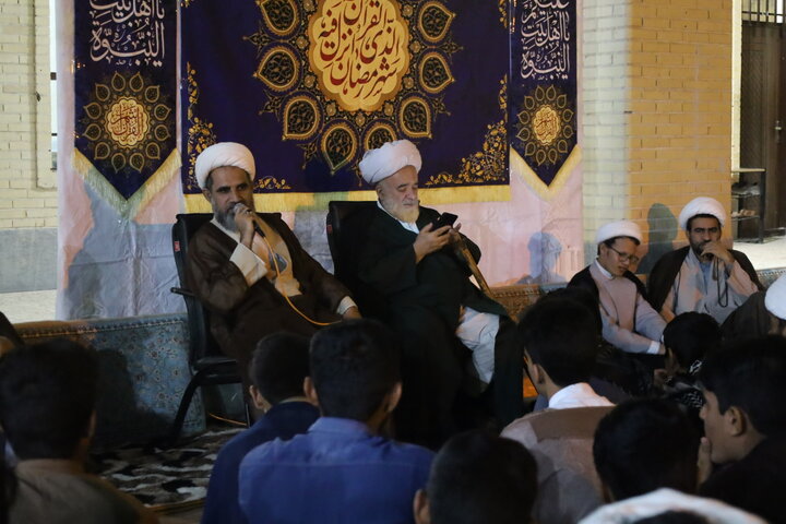 تصاویر/بازدید مدیر حوزه علمیه هرمزگان از مدرسه علمیه صاحب الزمان بشاگرد