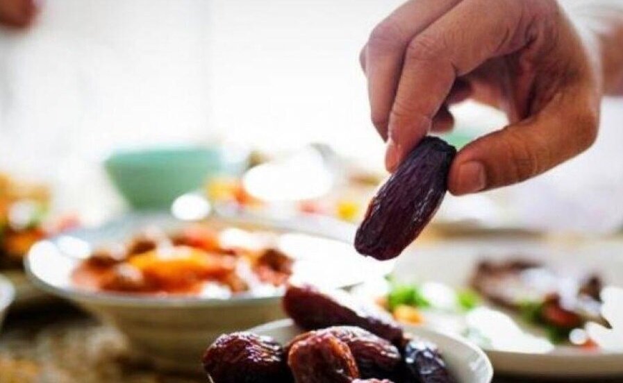 রোজা রেখে অনিচ্ছাকৃতভাবে খাওয়ার শরয়ী বিধান