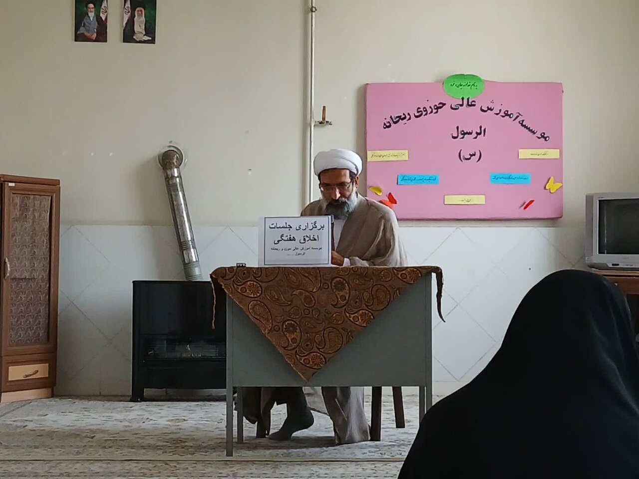 بازگشت به مبانی اصیل دینی تنها راه ایستادگی در برابر دشمن است