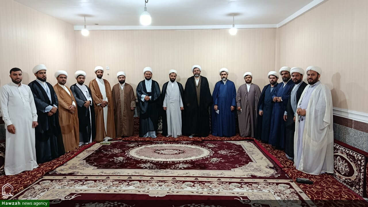 معلمان حوزوی، پیشگامان عرصه تبلیغ نوین و مؤثر هستند