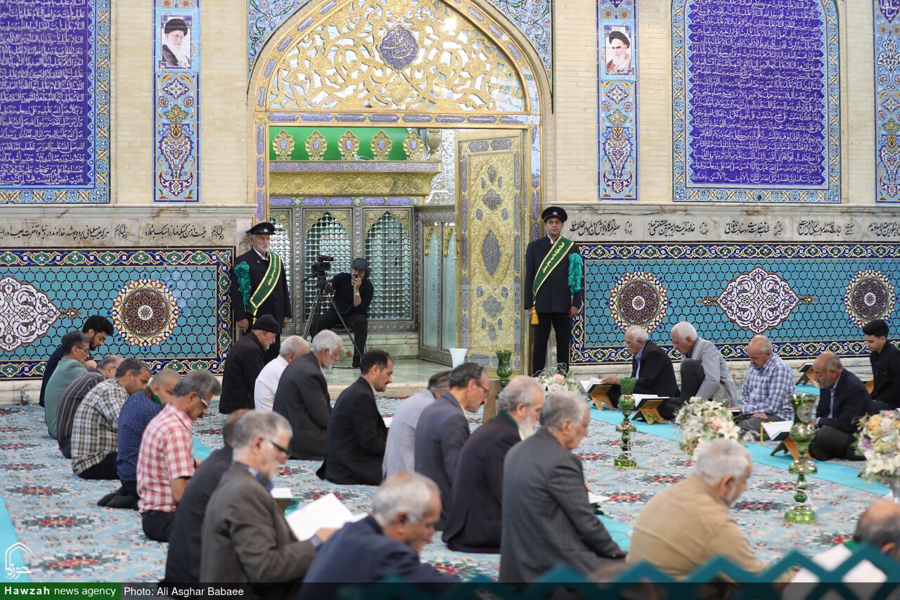 تصاویر/ آیین ترتیل خوانی قرآن کریم در امامزاده سید جعفر(ع) محمد استان یزد