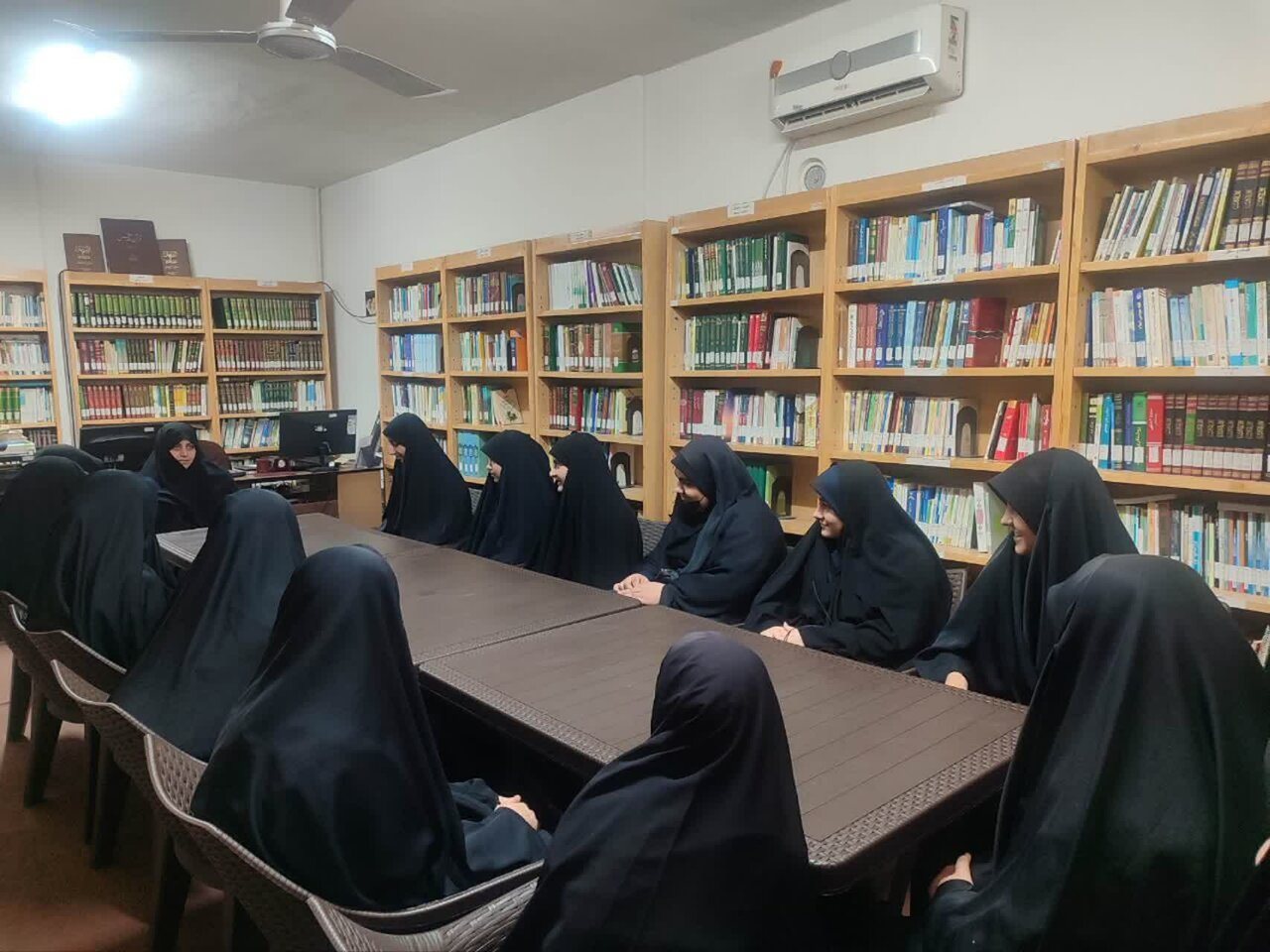 آرامش مادر، بهترین الگوی تربیتی دختر نوجوان است