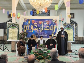 تصاویر / محفل انس با قرآن کریم با حضور طلاب مدرسه علمیه شیخ علیخان زنگنه تویسرکان