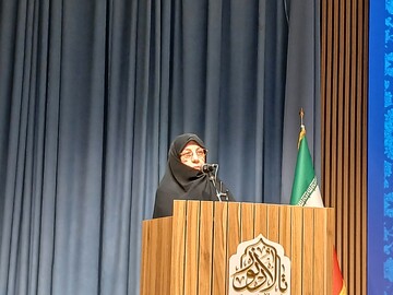 حضرت خدیجه(س) وبانو گوهرشاد الگوی زندگی امروز جامعه هستند