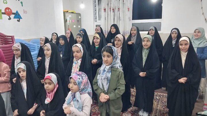 تصاویر/ بازدید امام جمعه نطنز از کودکستان صبا