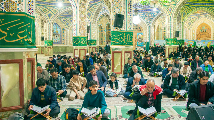 تصاویر/شب هشتم آیین جزء خوانی قرآن کریم به روش حفظ خوانی در نجف ایران،