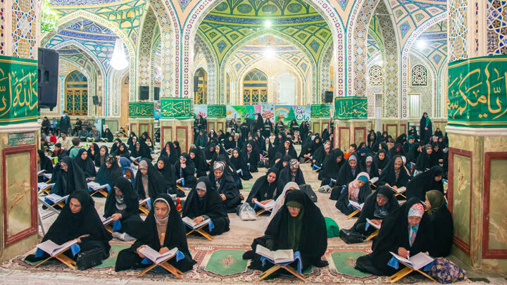 تصاویر/شب هشتم آیین جزء خوانی قرآن کریم به روش حفظ خوانی در نجف ایران،
