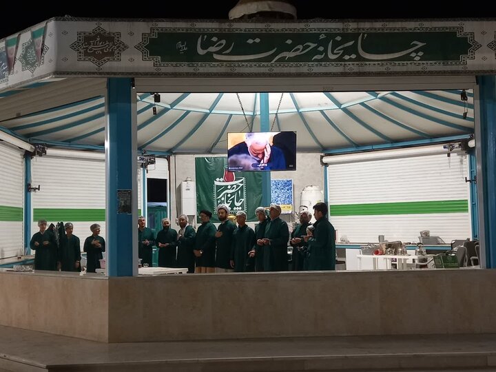 تصاویر/ حضور کارکنان مدرسه علمیه آیت‌الله مصطفوی(ره) کاشان در چایخانه حضرت رضا(ع) آران و بیدگل