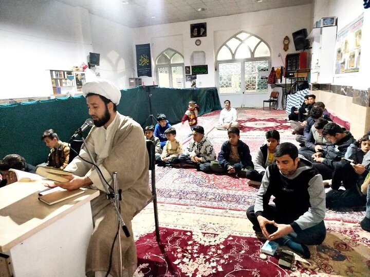 تصاویر/ حضور کارکنان مدرسه علمیه آیت‌الله مصطفوی(ره) کاشان در چایخانه حضرت رضا(ع) آران و بیدگل