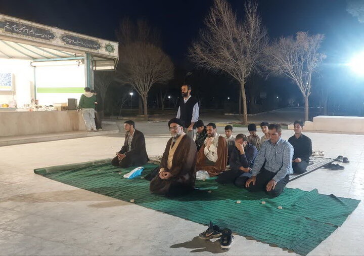 تصاویر/ حضور کارکنان مدرسه علمیه آیت‌الله مصطفوی(ره) کاشان در چایخانه حضرت رضا(ع) آران و بیدگل